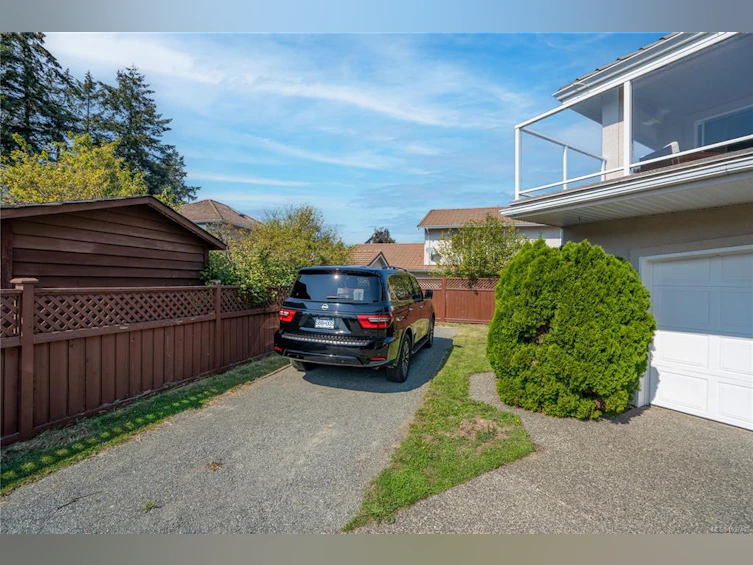 6255 Karen Court, Central Saanich, BC, V8Z 7K7 - 44