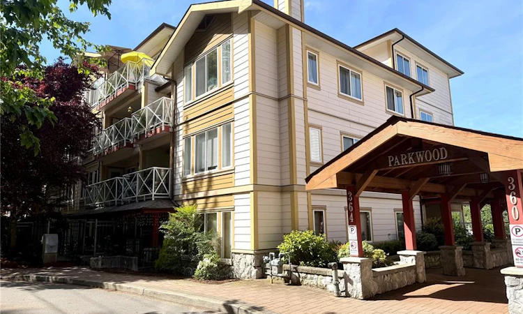 405-364 Goldstream Avenue