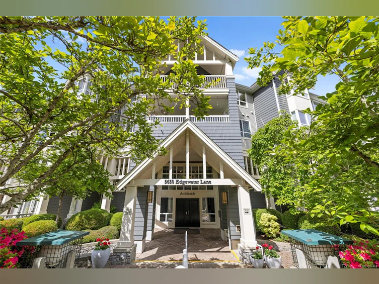 307-5650 Edgewater Lane, Nanaimo, BC, V9T 6K1 - 3