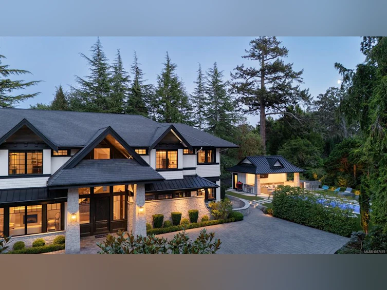 3375 Ripon Road, Oak Bay, BC, V8R 6G8 - 3