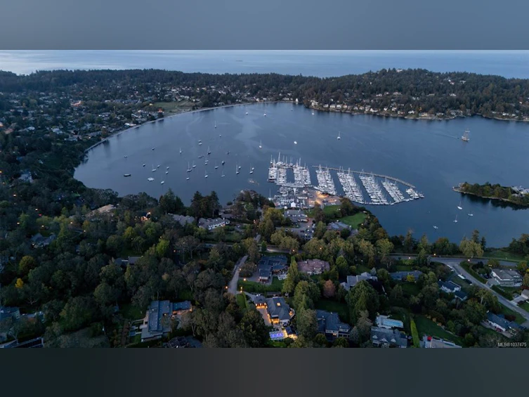 3375 Ripon Road, Oak Bay, BC, V8R 6G8 - 6