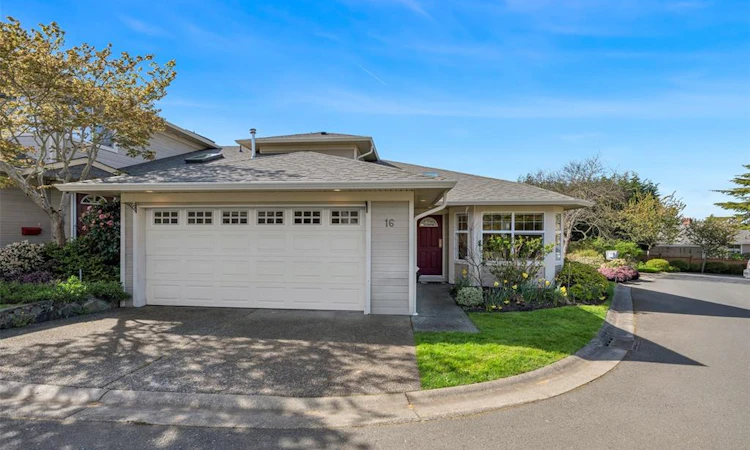 16-4383 Torquay Drive
