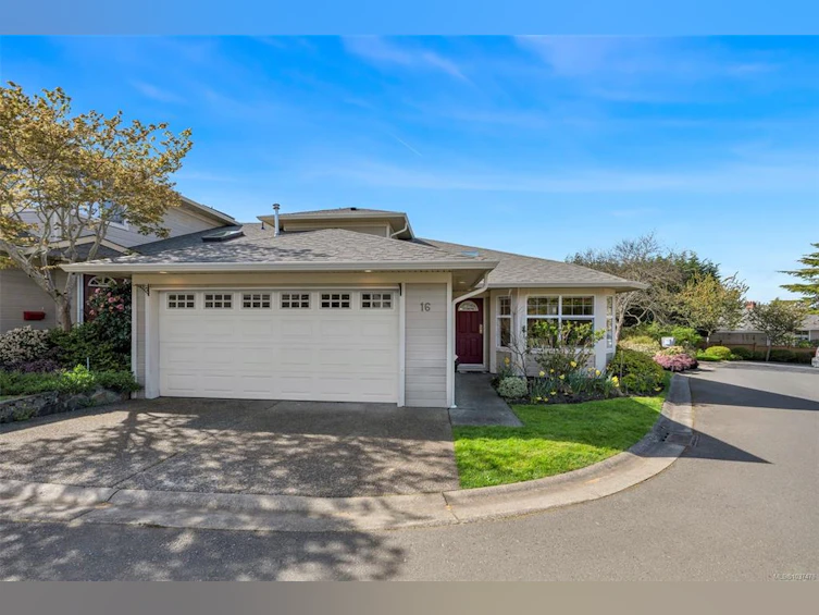 16-4383 Torquay Drive, Saanich, BC, V8N 3L3