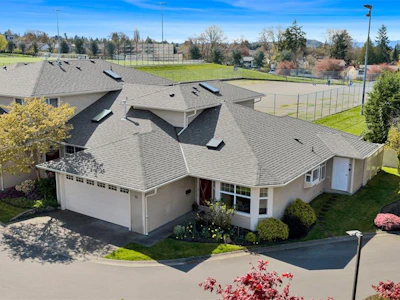 16-4383 Torquay Drive - 3