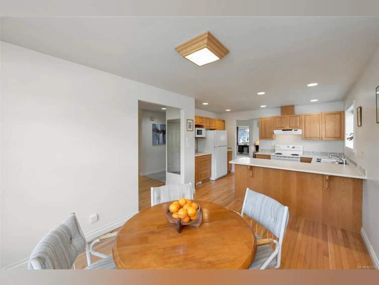 16-4383 Torquay Drive, Saanich, BC, V8N 3L3 - 12