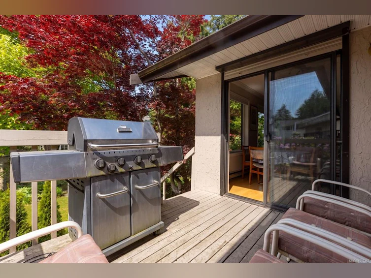 1986 Wenman Drive, Saanich, BC, V8N 2P8 - 18