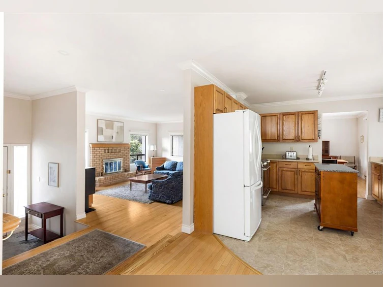 1986 Wenman Drive, Saanich, BC, V8N 2P8 - 9