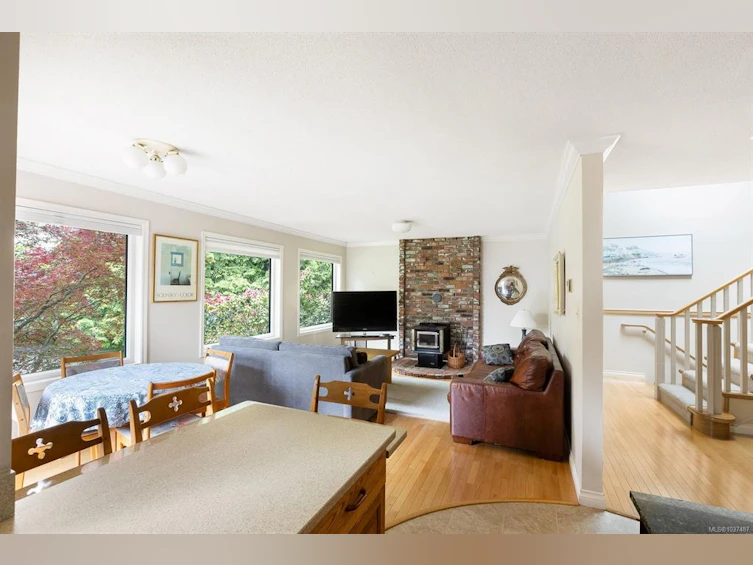1986 Wenman Drive, Saanich, BC, V8N 2P8 - 15