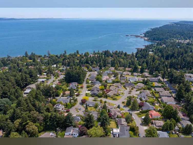 1986 Wenman Drive, Saanich, BC, V8N 2P8 - 39