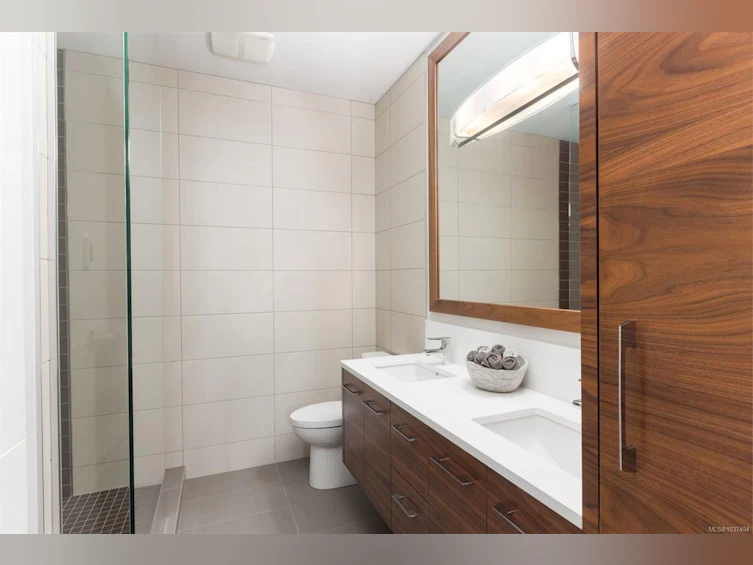 10303 Resthaven Drive, Sidney, BC, V8L 3H2 - 19