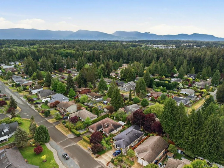 533 Aspen Avenue, Qualicum Beach, BC, V9K 1A6 - 35