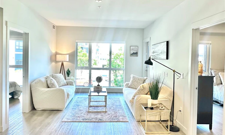103E-120 W Jensen Avenue