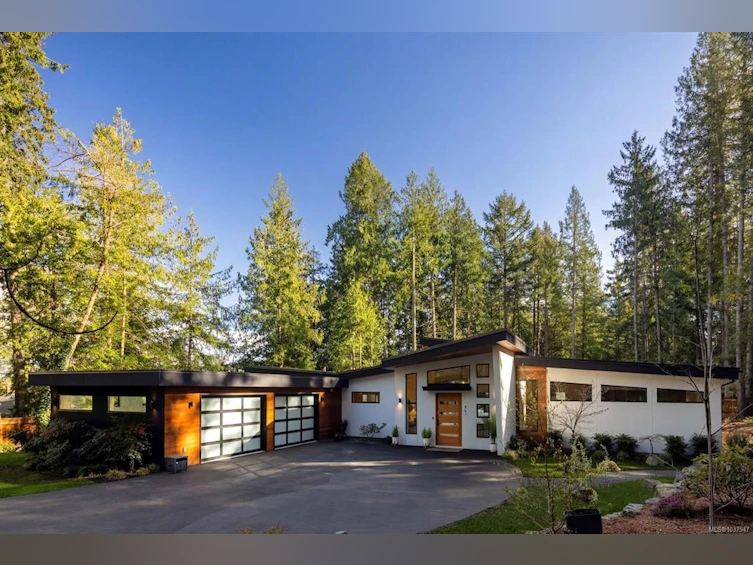 867 Bradley Dyne Road, North Saanich, BC, V8L 5H1 - 2