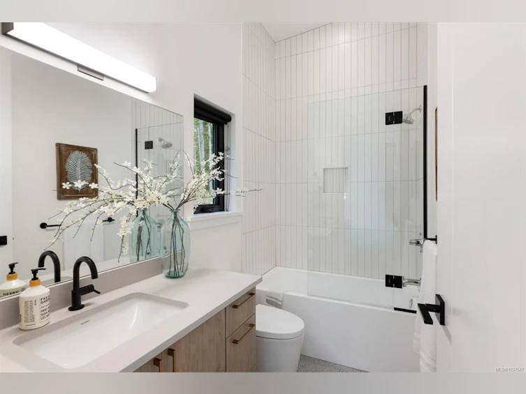 867 Bradley Dyne Road, North Saanich, BC, V8L 5H1 - 36