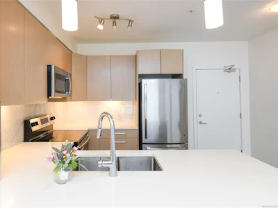 310-3070 Kilpatrick Avenue - 4