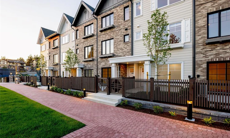 105-3230 Glendale Place