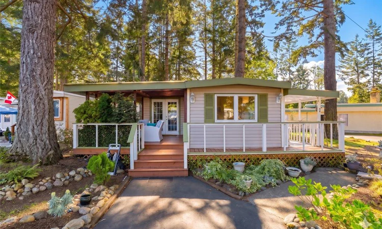 49-1247 Arbutus Road