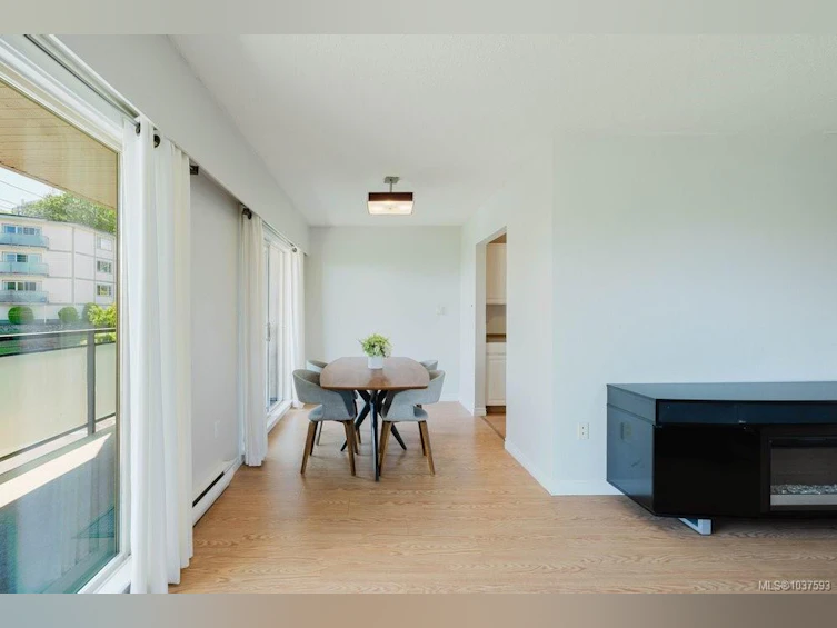 306-1545 Pandora Avenue, Victoria, BC, V8R 6R1 - 4