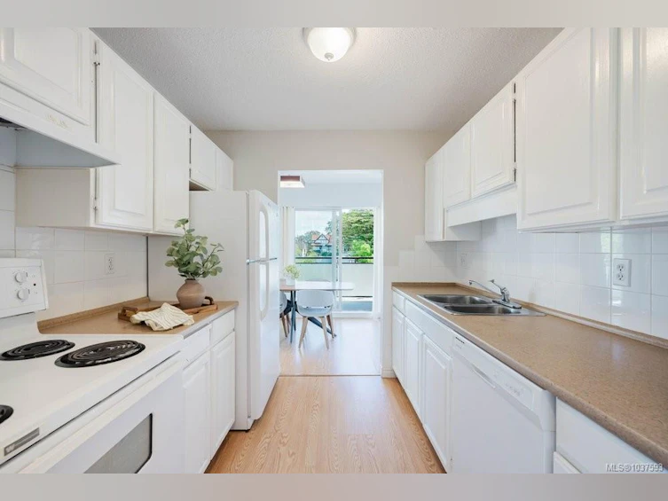 306-1545 Pandora Avenue, Victoria, BC, V8R 6R1 - 7