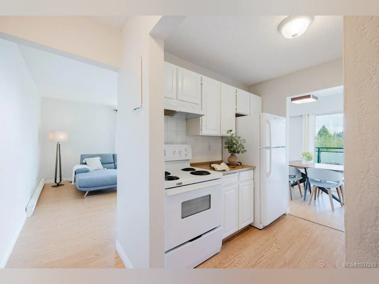 306-1545 Pandora Avenue, Victoria, BC, V8R 6R1 - 9