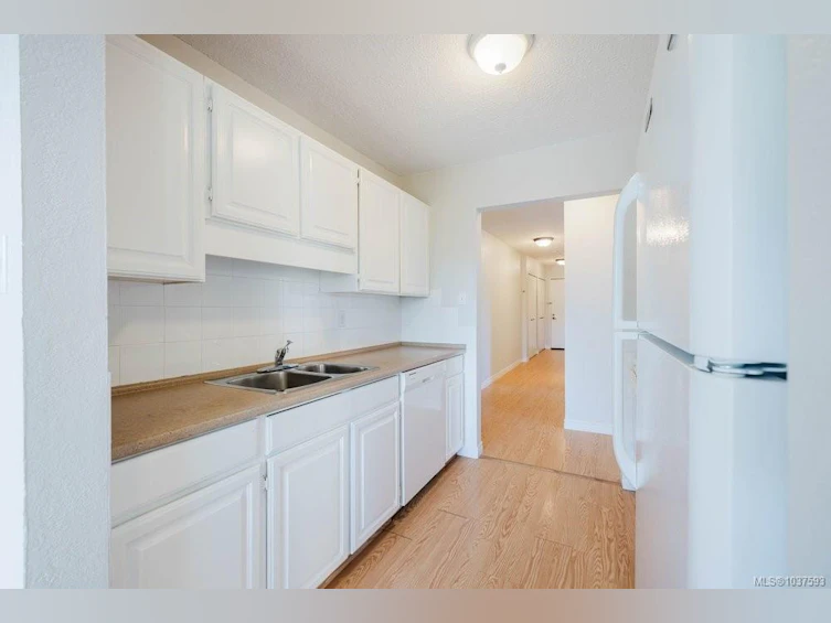 306-1545 Pandora Avenue, Victoria, BC, V8R 6R1 - 8