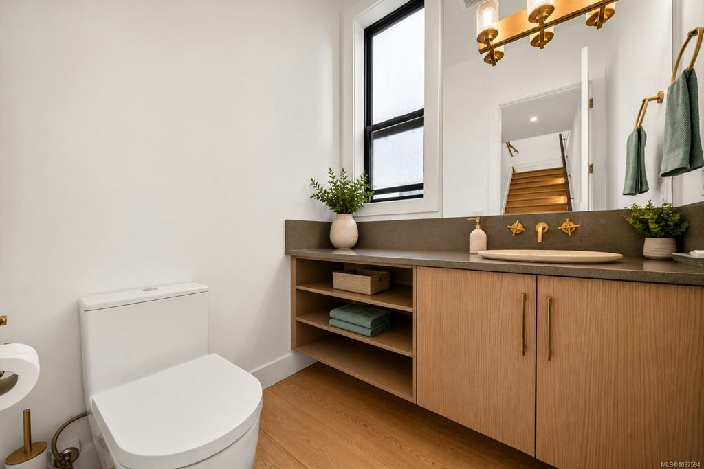 For Sale: 2185 Navigators Rise, Langford, BC - REW