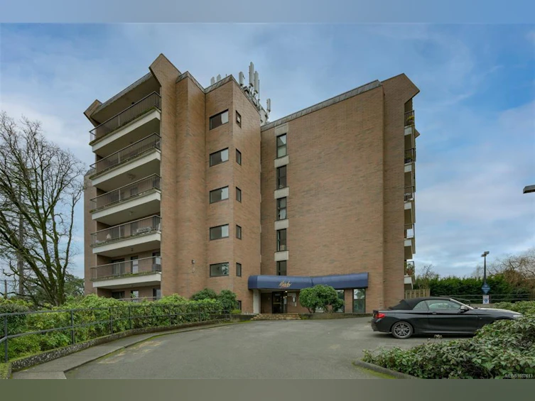 103-4030 Quadra Street, Saanich, BC, V8X 1K2 - 39