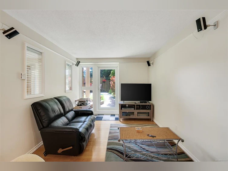 103-4030 Quadra Street, Saanich, BC, V8X 1K2 - 7
