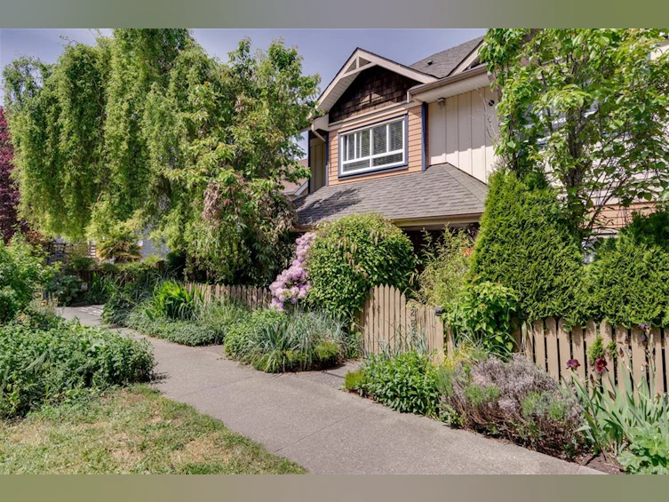 1-860 Princess Avenue, Victoria, BC, V8T 1K8