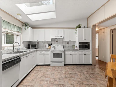 122-2700 Woodburn Road - 5