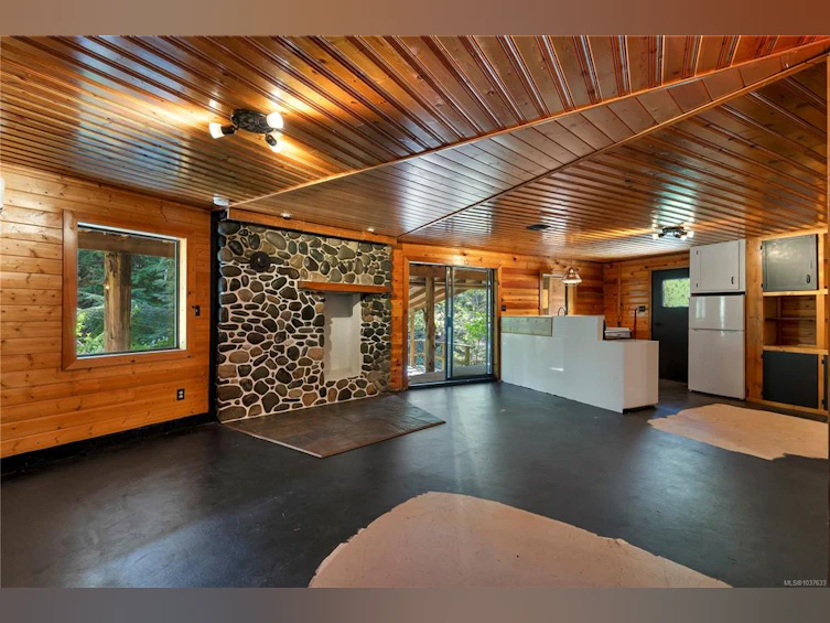 653 Green Road, Quadra Island, BC, V0P 1N0 - 10