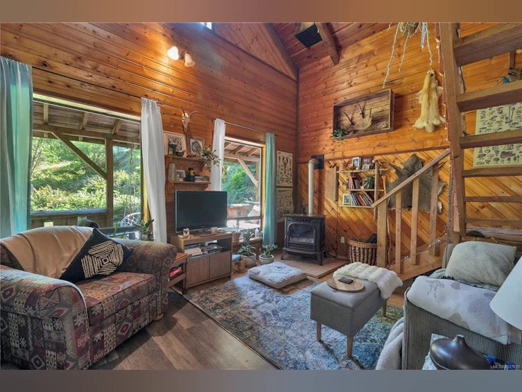 653 Green Road, Quadra Island, BC, V0P 1N0 - 55