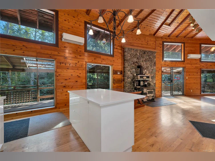 653 Green Road, Quadra Island, BC, V0P 1N0 - 3