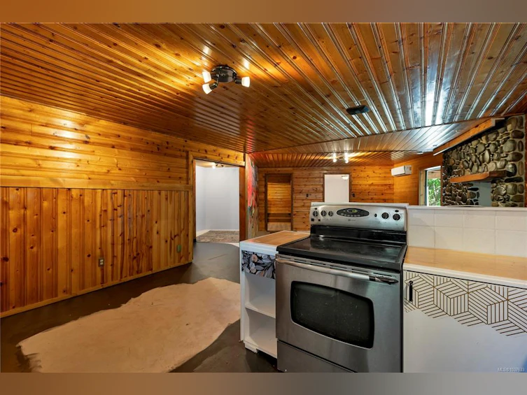 653 Green Road, Quadra Island, BC, V0P 1N0 - 8