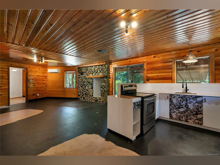 653 Green Road, Quadra Island, BC, V0P 1N0 - 5