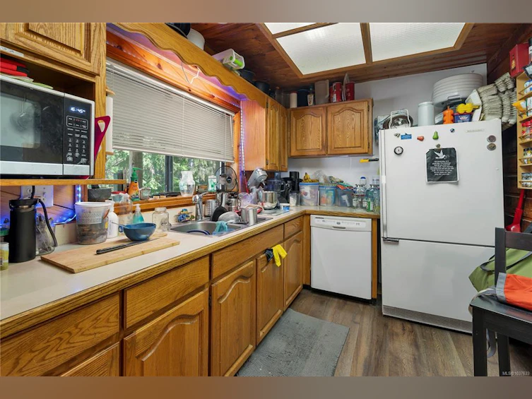 653 Green Road, Quadra Island, BC, V0P 1N0 - 24