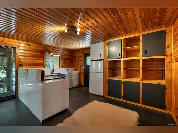 653 Green Road, Quadra Island, BC, V0P 1N0 - 9