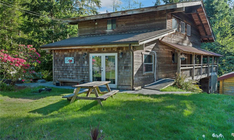 653 Green Road
