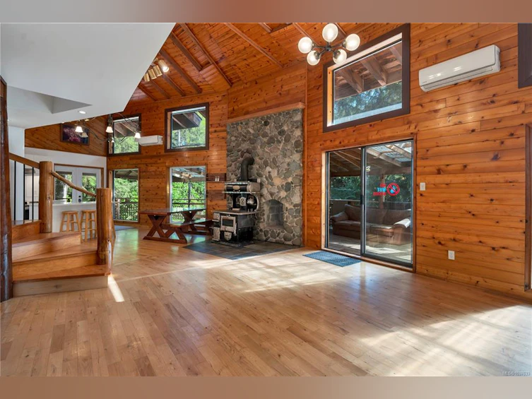 653 Green Road, Quadra Island, BC, V0P 1N0 - 37