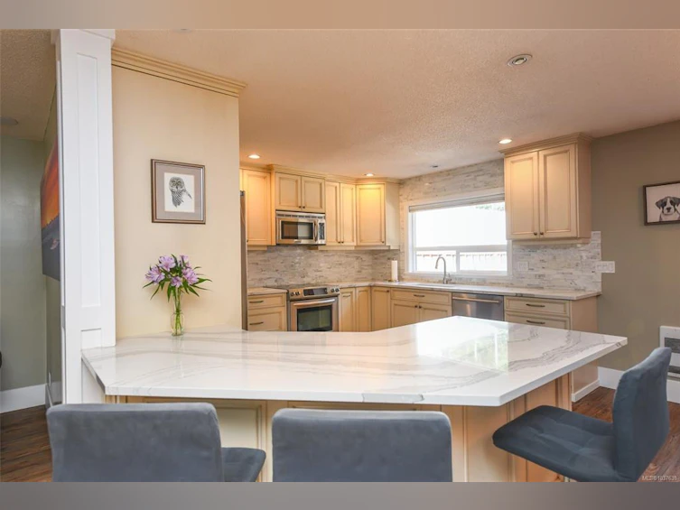 1940 E Ryan Road, Comox, BC, V9M 4C9 - 11