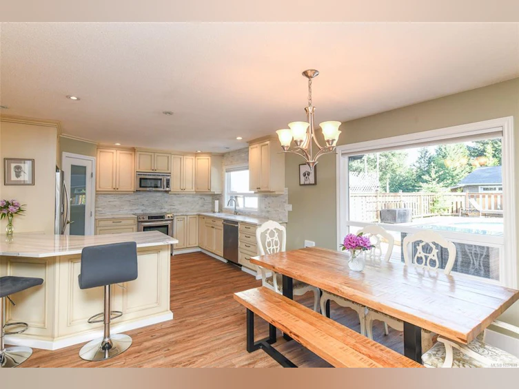 1940 E Ryan Road, Comox, BC, V9M 4C9 - 10