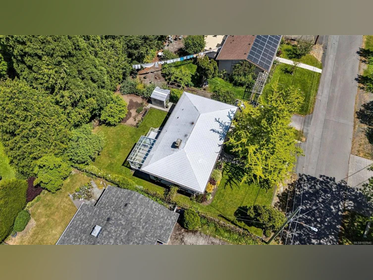 1318 Moorgreen Place, Saanich, BC, V8P 2R9 - 32