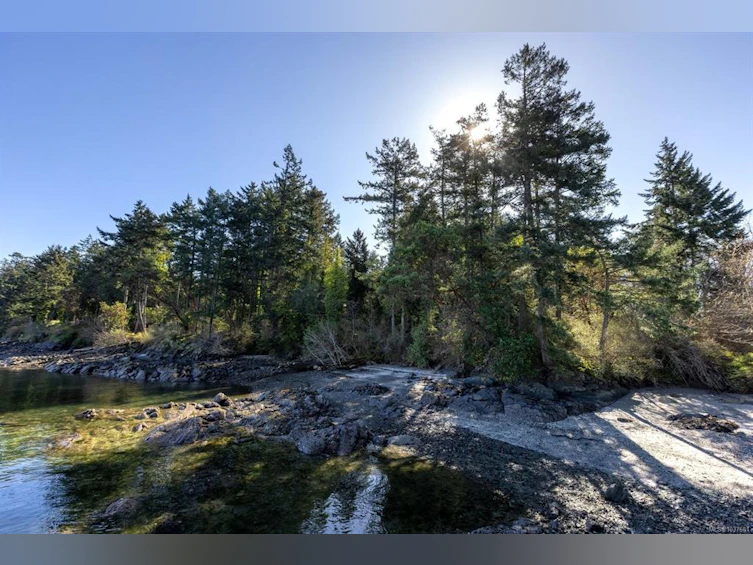 2220 Dolphin Road, North Saanich, BC, V8L 5Y7 - 2