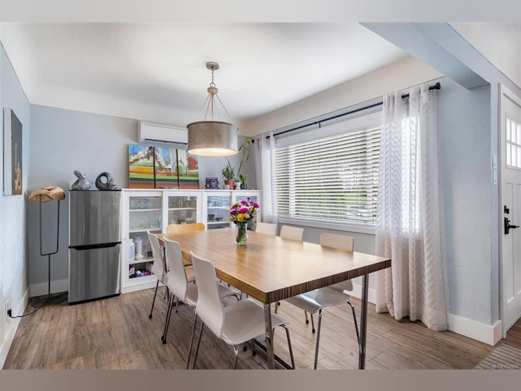 1232 Pearce Crescent, Saanich, BC, V8X 3S9 - 13