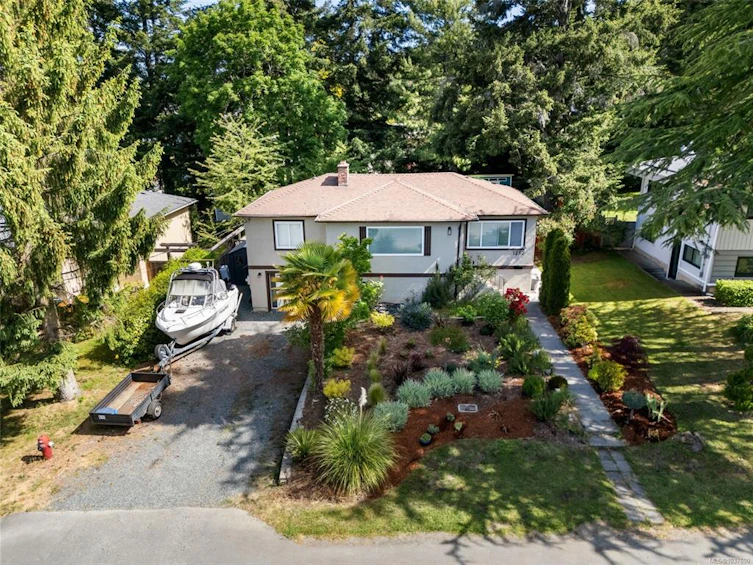 1232 Pearce Crescent, Saanich, BC, V8X 3S9 - 3