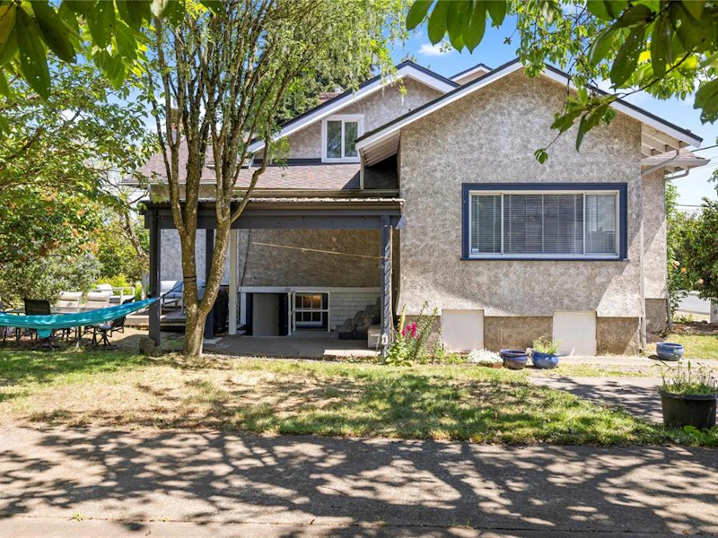 522 Victoria Road, Nanaimo BC V9R 4R3