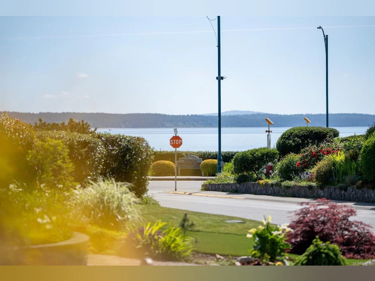2282 Frost Avenue, Sidney, BC, V8L 1P9 - 15