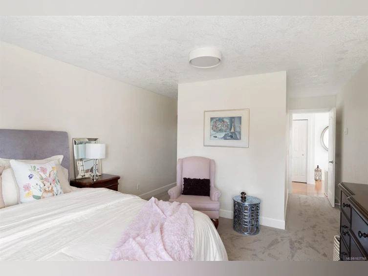 2282 Frost Avenue, Sidney, BC, V8L 1P9 - 23