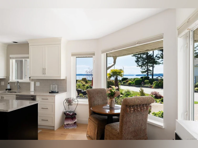 2282 Frost Avenue, Sidney, BC, V8L 1P9 - 4