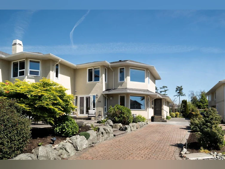 2282 Frost Avenue, Sidney, BC, V8L 1P9